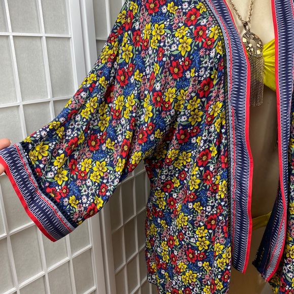 NWOT F&F Versatile Duster In Hottest Floral Trend - Picture 2 of 5